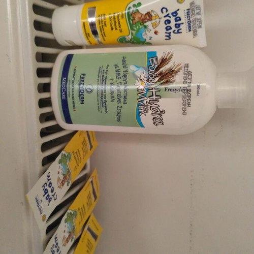 Frezyderm baby cream and hydro milk samples new, unopened