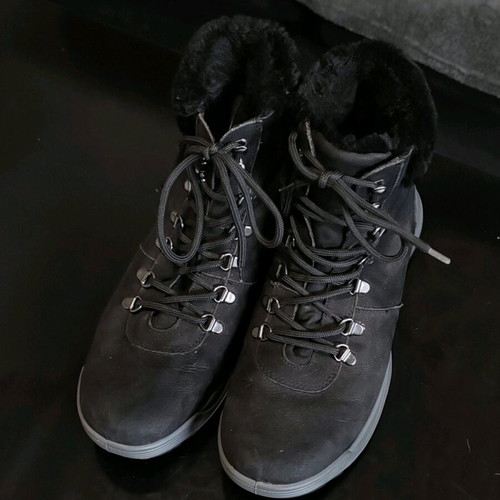 Imac leather boots like new with fur, size 41, black