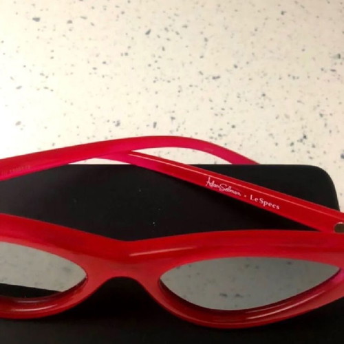 Cat eye sunglasses Le Specs like new, red