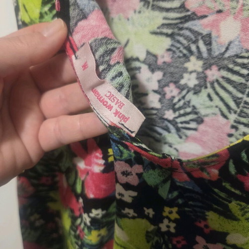 Pink Woman sleeveless dress with tropical floral pattern, like new