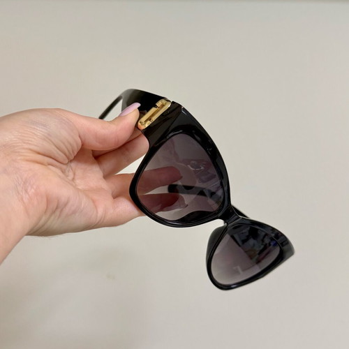 Marc Jacobs Black and Gold Women Sunglasses New Vintage