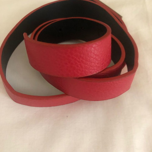 Women's belt red like new, size 110