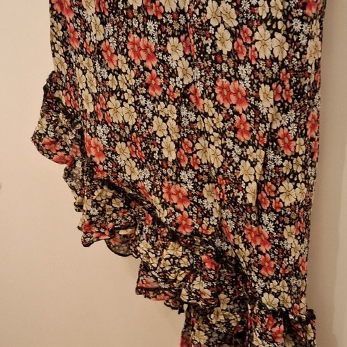 Feminine beautiful dress asymmetrical like new, multicolored