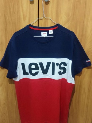 Levi's T-shirt σαν καινούργιο, κόκκινο και μπλε, μέγεθος L