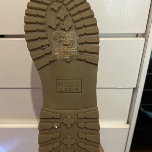 Shoes new, size 46, yellow and gold