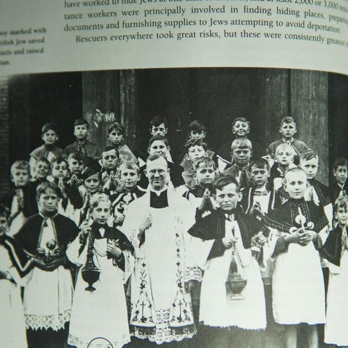 The Illustrated History of the Jewish People used English book