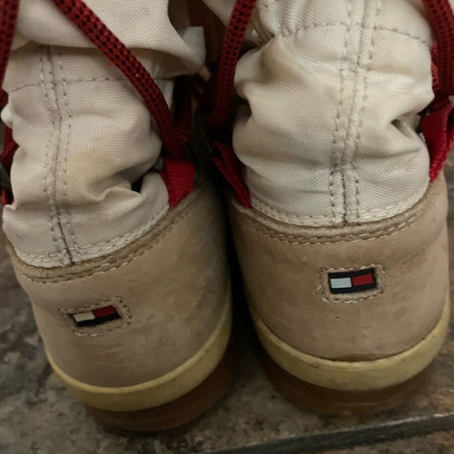 Tommy Hilfiger boots used size 39 beige red with fleece lining