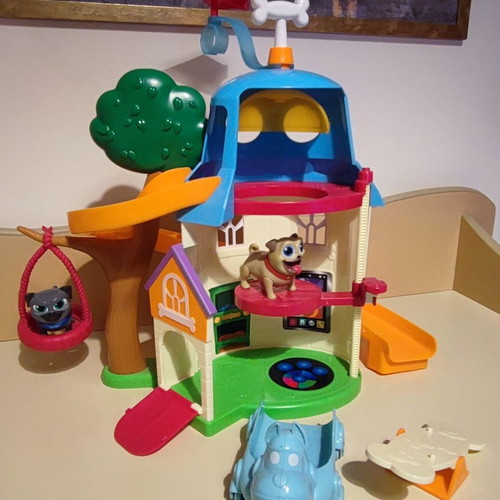 Paw Patrol playset used, Disney Bingo and Rolly doghouse