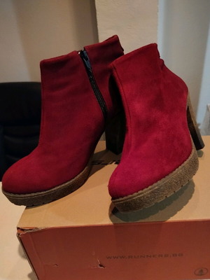 Smart Cronos Castor Ankle Boots Like New, Leather Size 39, 10 cm Heel