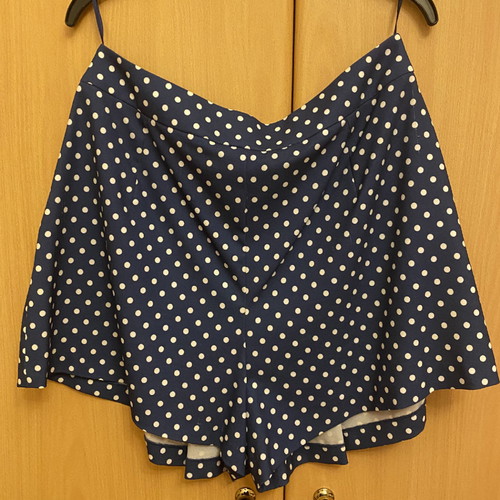 Skirt shorts used blue white polka dot large