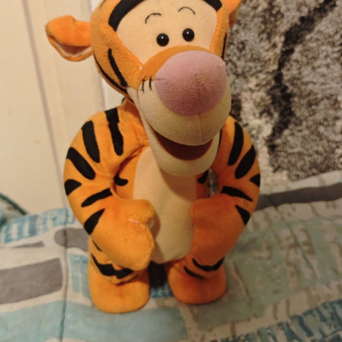 Tigger plush toy with jumping mechanism, Mattel 1998 model