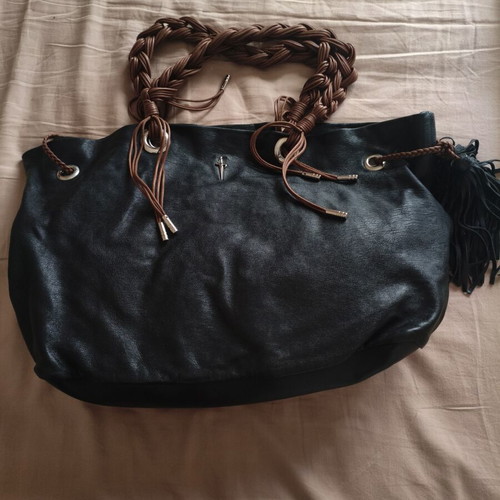 Cesare Paciotti women's leather shoulder bag like new, black