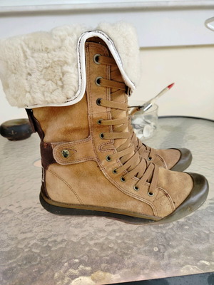 Cushe women's boots used with fur, size 38, brown