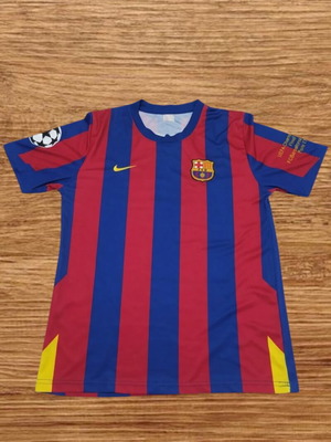 Ronaldinho Barcelona jersey Nike, kids medium