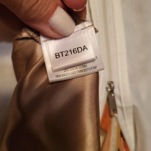 BCBG Maxazria No12 dress 100% silk like new, multicolor