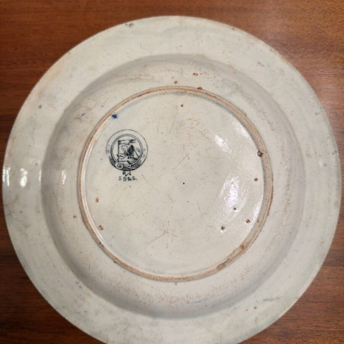 Plate old with Chinese pattern used