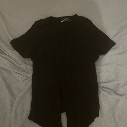 Bershka tied top black like new, size S