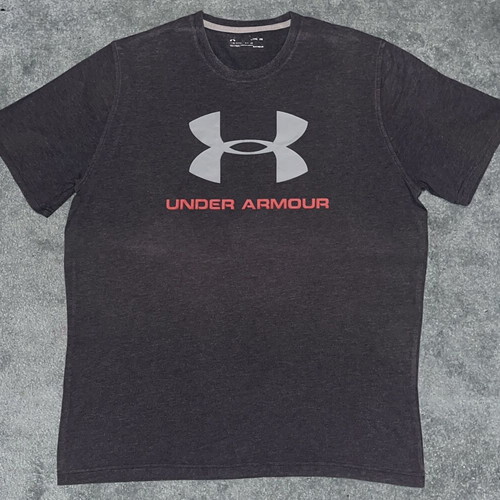 Under Armour T-shirt chest white logo size XL like new