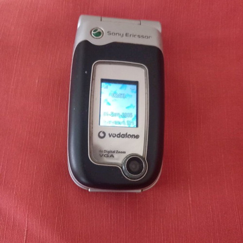 Sony Ericsson Z520 used, blue, functional without charger