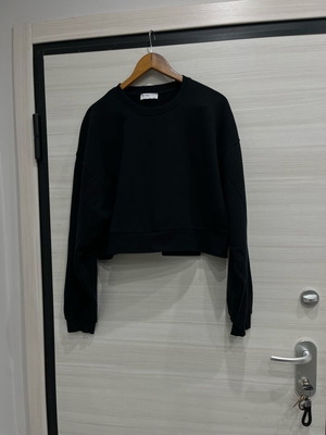 Bershka women's over size crop blouse used, black, size L
