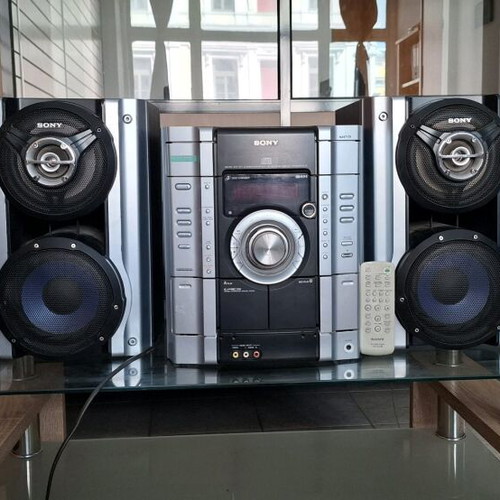 Sony MHC-RG333 mini Hi-Fi system used with 3-disc changer and double cassette deck