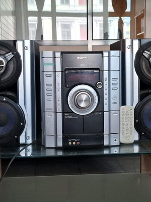 Sony MHC-RG333 mini Hi-Fi system used with 3-disc changer and double cassette deck