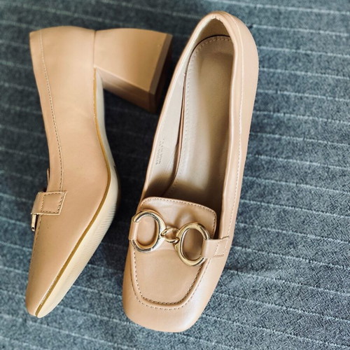 Heels with block heel in beige color, like new, size 41