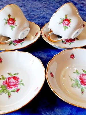 Vintage porcelain cups Oscar Schaller 1918