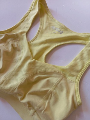 Sports bra cotton yellow phosphorescent in good condition
