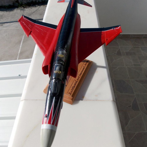 Πλαστικό μοντέλο F-4F επετειακό 1/72 με ξύλινη βάση