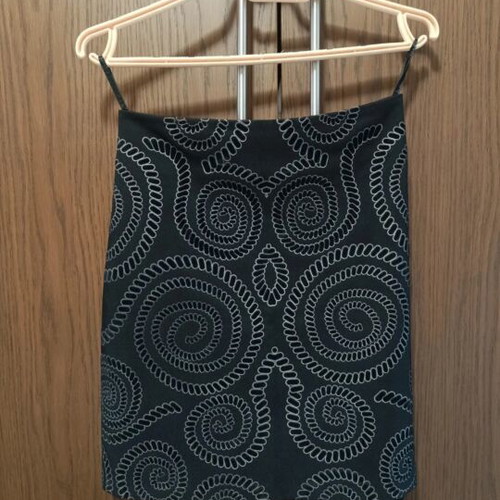Toi&Moi mini skirt with gold embroidery, black