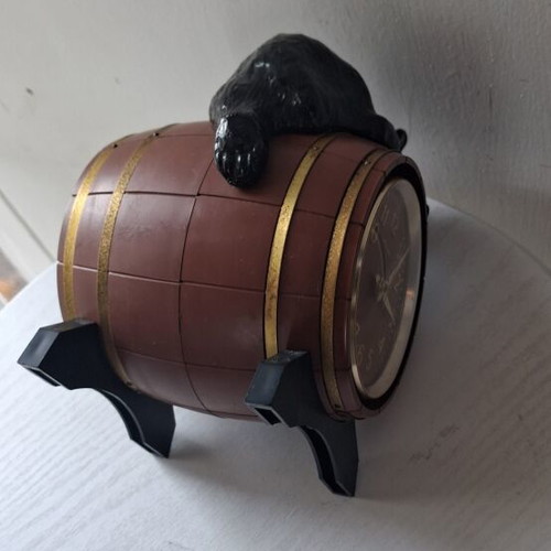Molnija wind-up table clock with bear figure