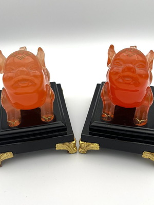 Vintage Feng Shui amber honey Murano-style pig figurines pair