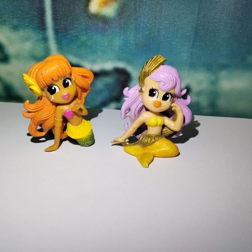 Fizz 'n' Surprise Mermaids figures used, set of 2 by Moose Toys