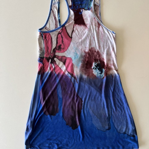 Desigual sleeveless blouse used, size Small with sequins and blue lace