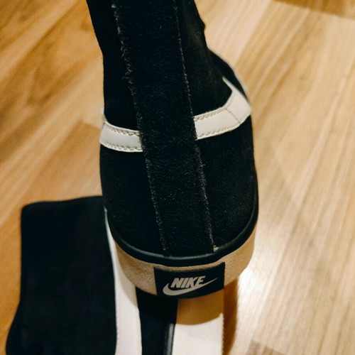 Nike sports black sneakers like new, size 37.5
