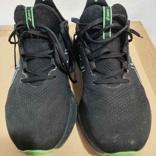 Asics Nimbus 26 running shoes like new, size 44, black