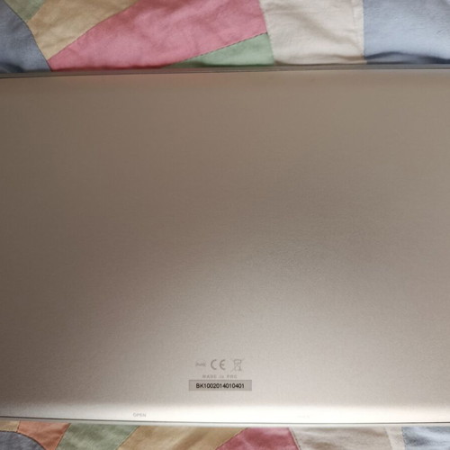 Bitmore Bluetooth wireless keyboard like new, detachable stand for tablet