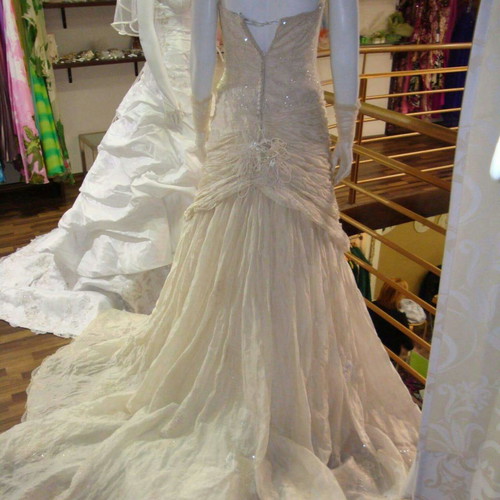 Vintage wedding dress new, ivory, imported from London, size M