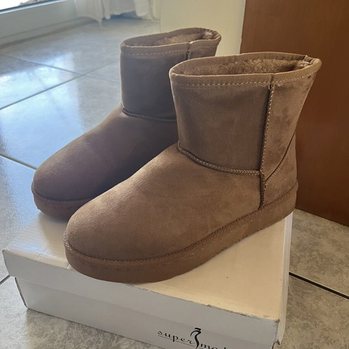 Women's boots size 39 with warm fur lining, new, brown