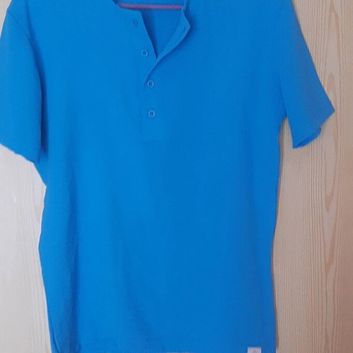 Rebel blue t-shirt size S like new