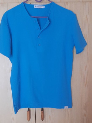Rebel blue t-shirt size S like new