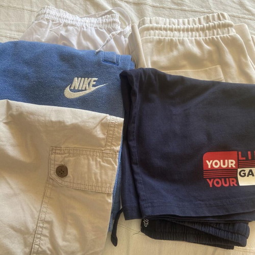 Boys' bermudas pack of 11 small size, like new, ages 13-14