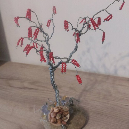 Decorative tree made of wire and beads new