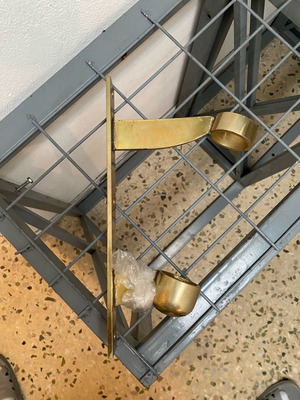 Bronze flag holder