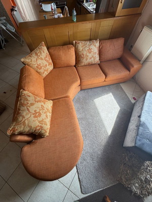 Corner 5-Seater Sofa used with sturdy construction and quality fabric