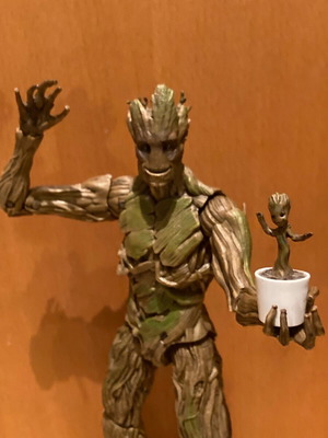 Marvel Legends Evolution of Groot figure like new with baby Groot in pot