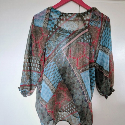 Yessica tunic blouse like new, printed, size M