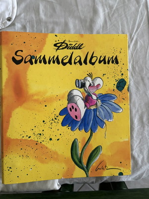 Diddl Vintage 90s Collectible Album like new with sleeves and 4 cards