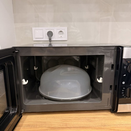 Morris microwave oven used in excellent condition